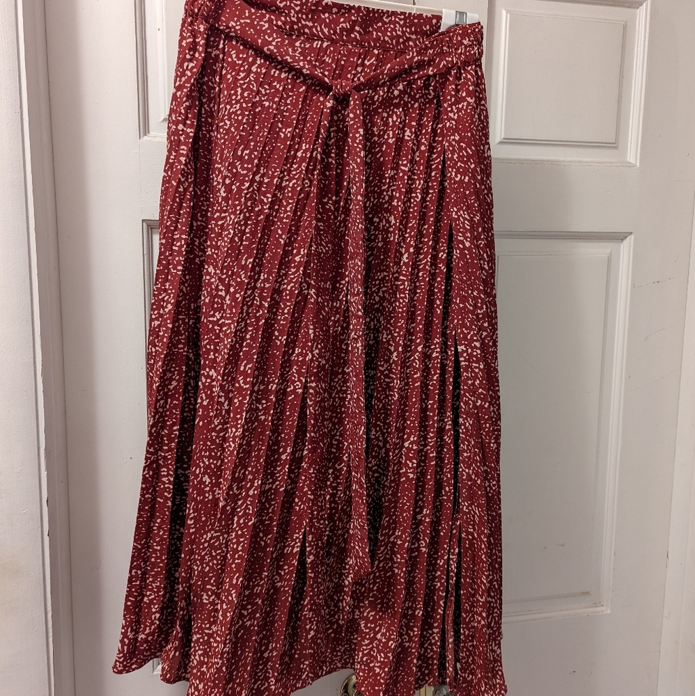 Saige Pleated Midi Skirt